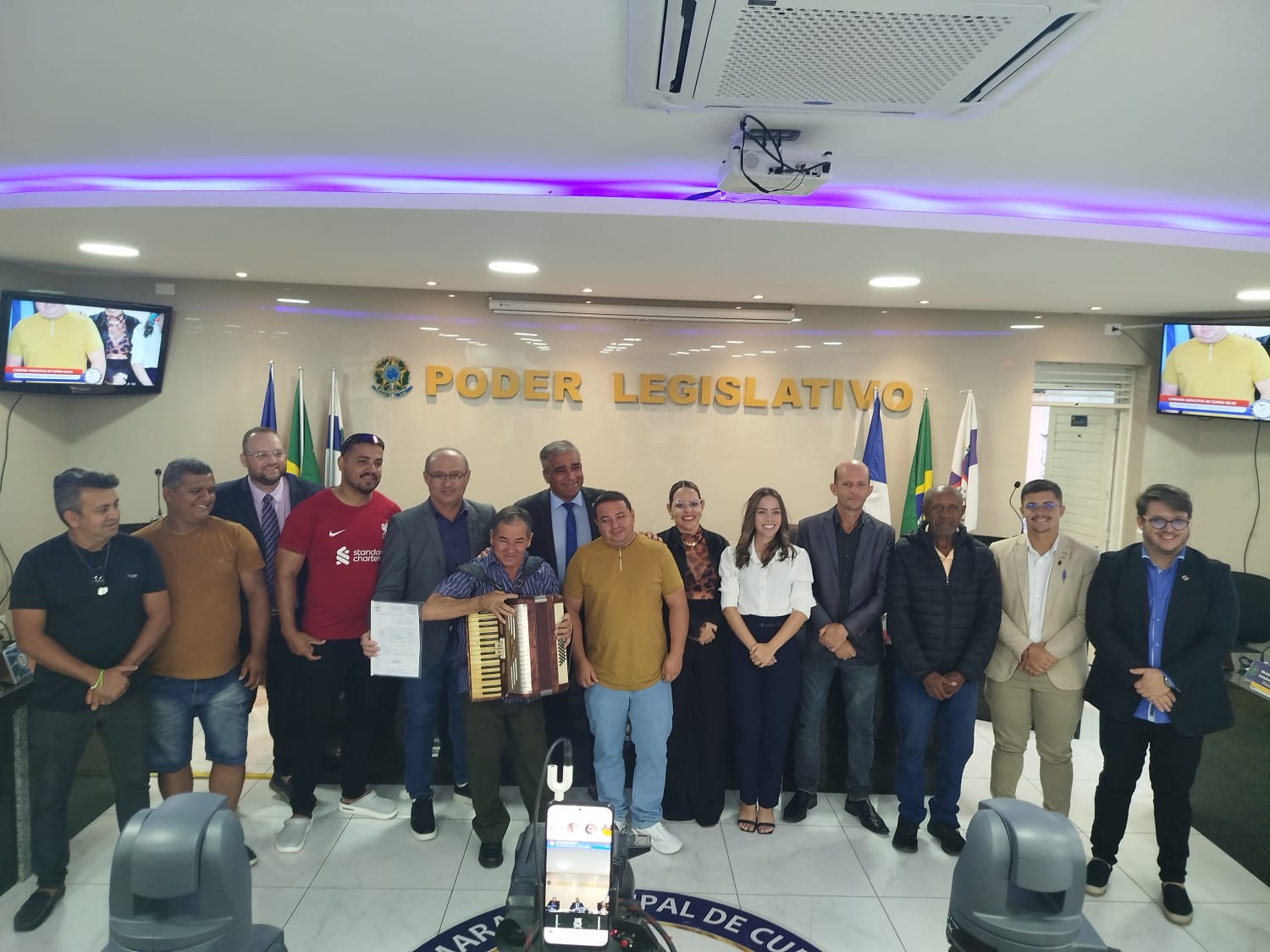 Moção de aplausos a Lulinha